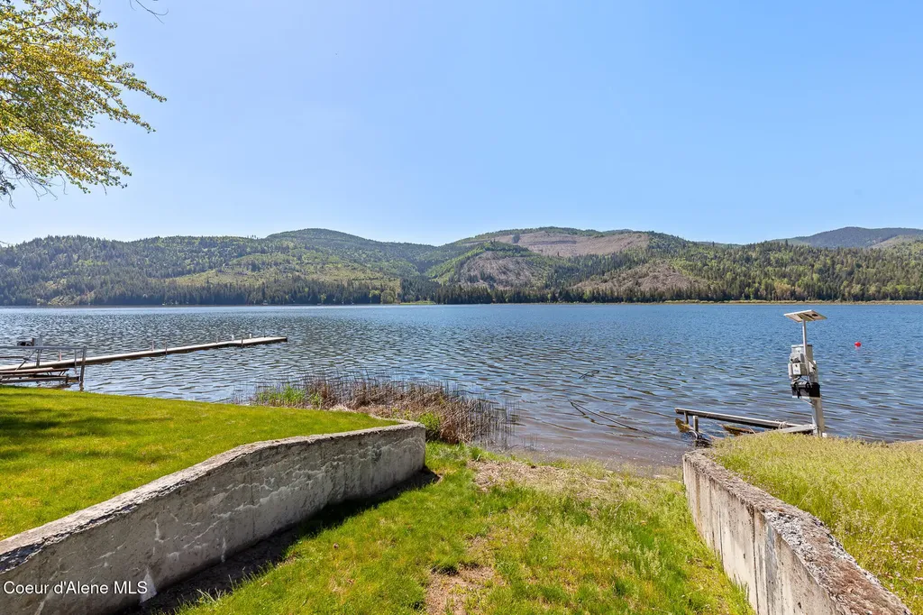 10938 W Twin Lakes Road Rathdrum ID 83858