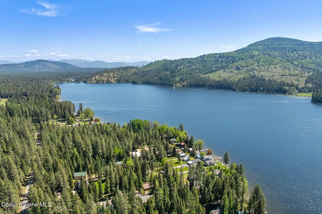 10938 W Twin Lakes Road Rathdrum ID 83858