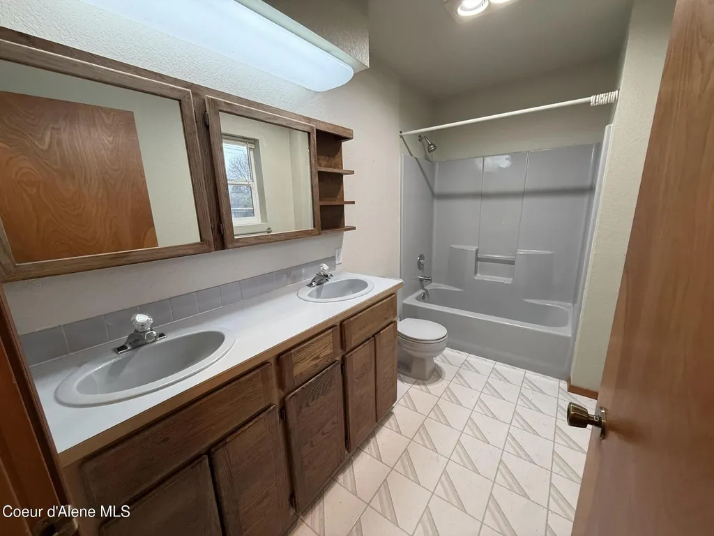 7959 N Valley Street Dalton Gardens ID 83815