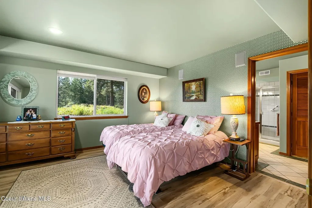 99 Moosewood Lane Sagle ID 83860