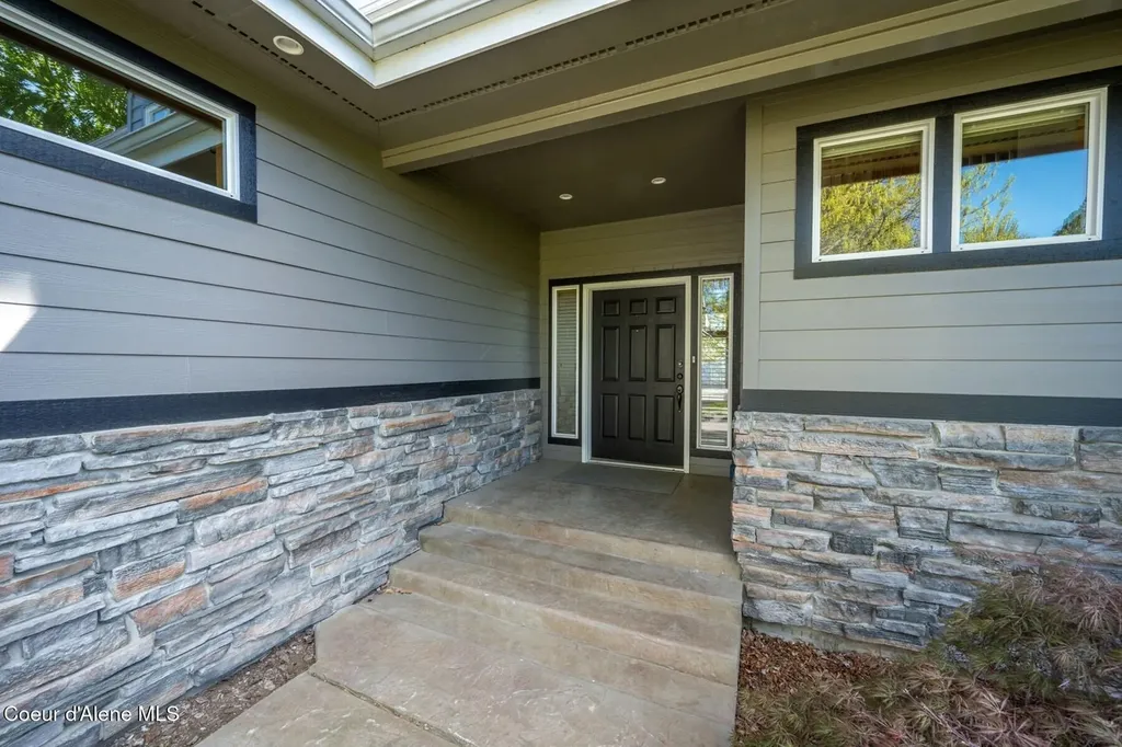 8128 N Stonehaven Drive Hayden ID 83835
