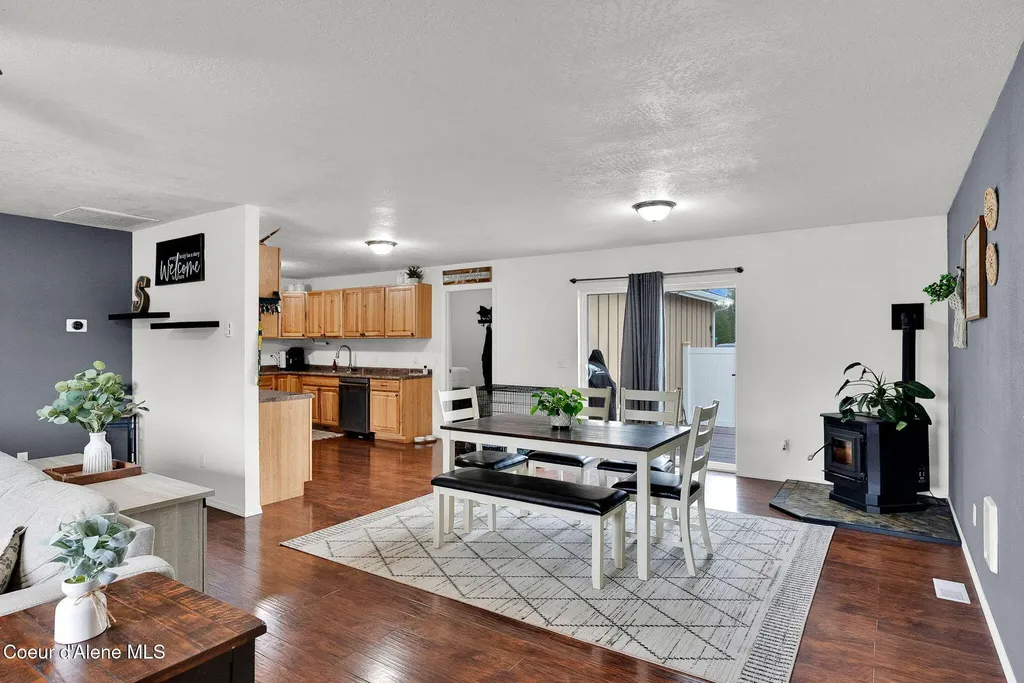 32988 N 7th Avenue Spirit Lake ID 83869