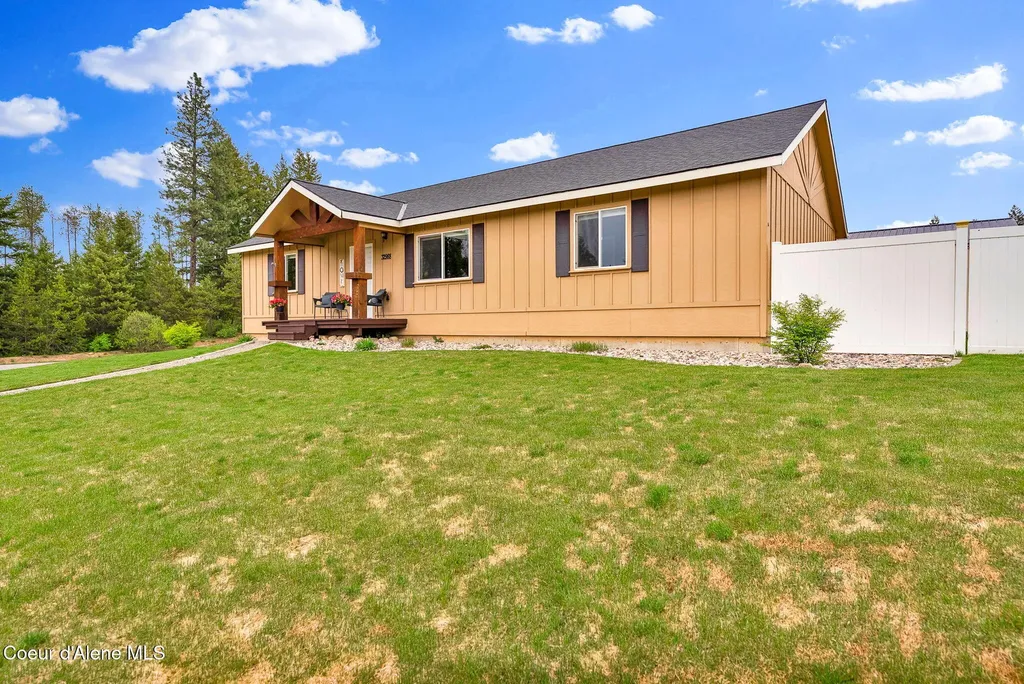 32988 N 7th Avenue Spirit Lake ID 83869
