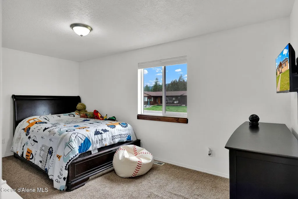 32988 N 7th Avenue Spirit Lake ID 83869