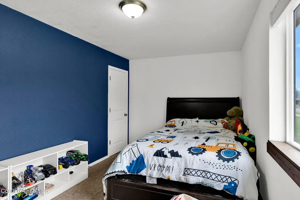 32988 N 7th Avenue Spirit Lake ID 83869