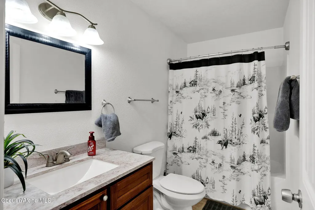 32988 N 7th Avenue Spirit Lake ID 83869