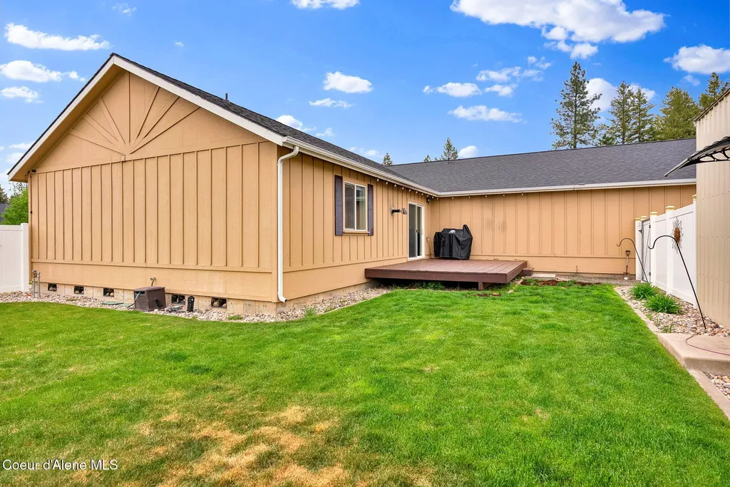 32988 N 7th Avenue Spirit Lake ID 83869