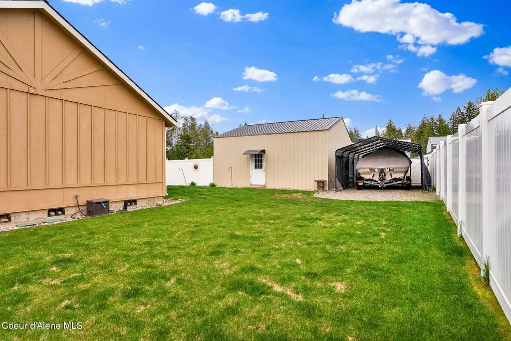 32988 N 7th Avenue Spirit Lake ID 83869