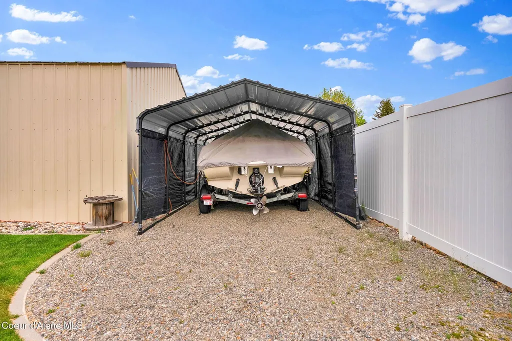 32988 N 7th Avenue Spirit Lake ID 83869