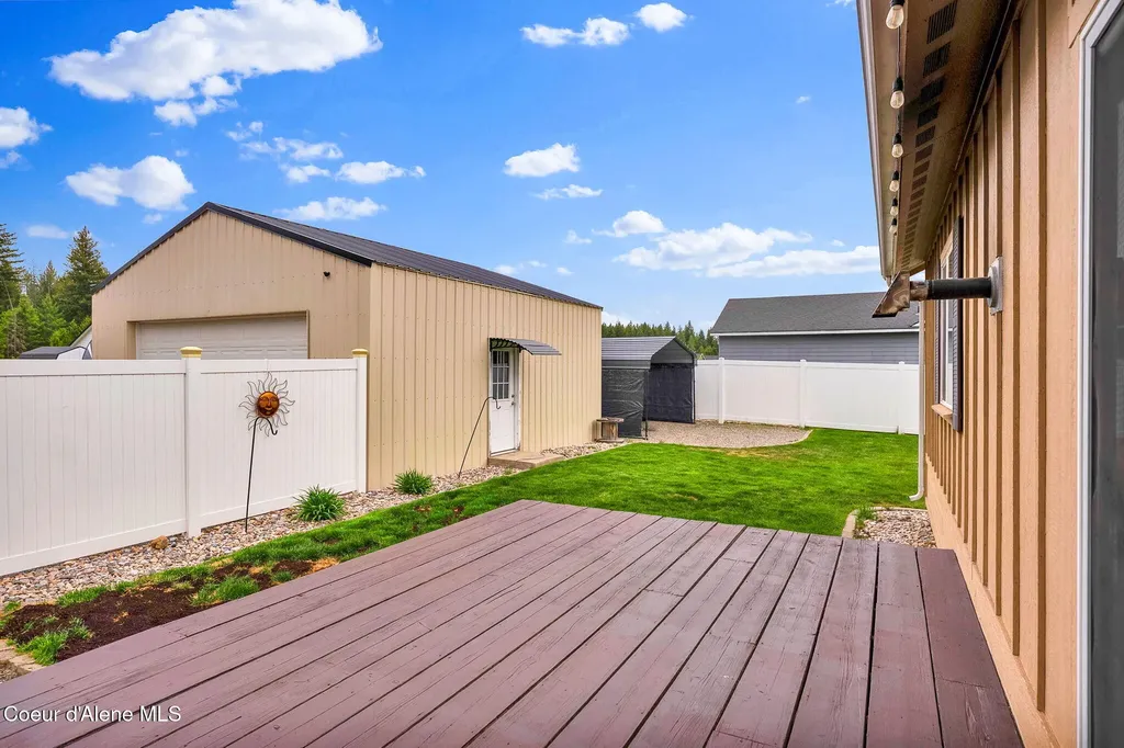 32988 N 7th Avenue Spirit Lake ID 83869