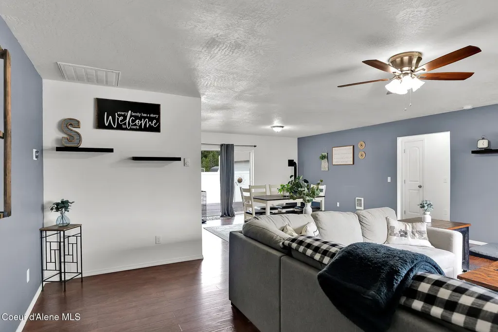 32988 N 7th Avenue Spirit Lake ID 83869