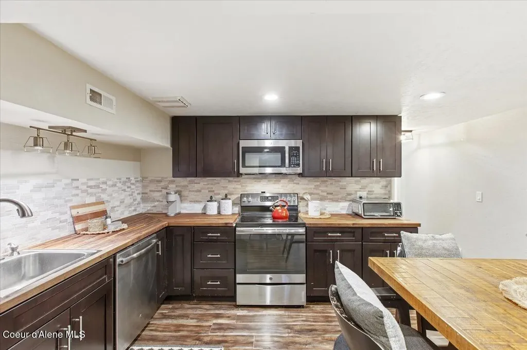 10231 N Fairway Drive Hayden Lake ID 83835