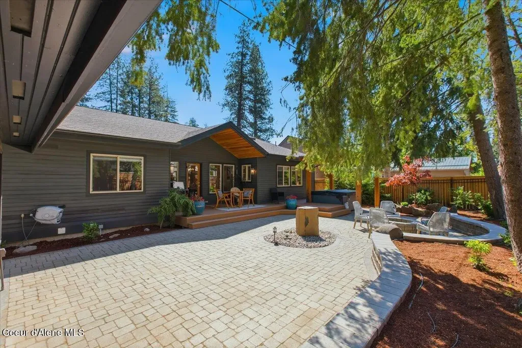 10231 N Fairway Drive Hayden Lake ID 83835