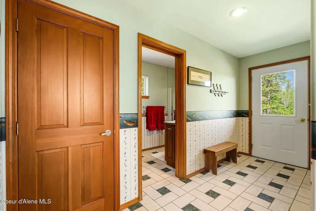 99 Moosewood Lane Sagle ID 83860