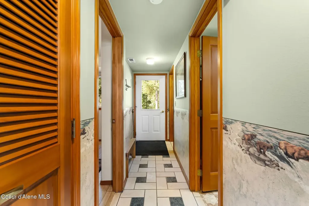 99 Moosewood Lane Sagle ID 83860