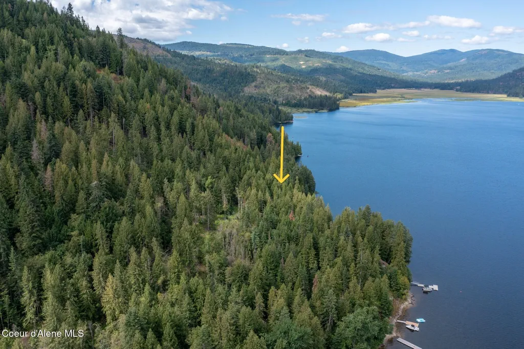 NKA(13 Ac) Upper Twin Lakes S. Shore Rathdrum ID 83858