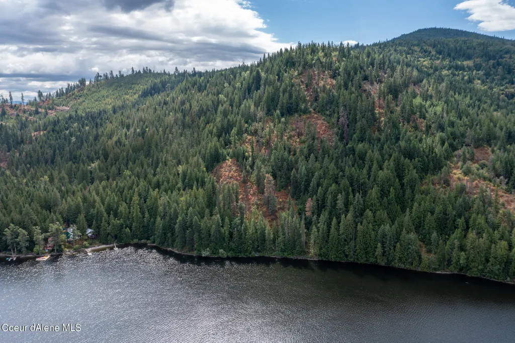 NKA(13 Ac) Upper Twin Lakes S. Shore Rathdrum ID 83858