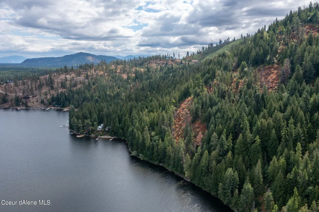 NKA(13 Ac) Upper Twin Lakes S. Shore Rathdrum ID 83858