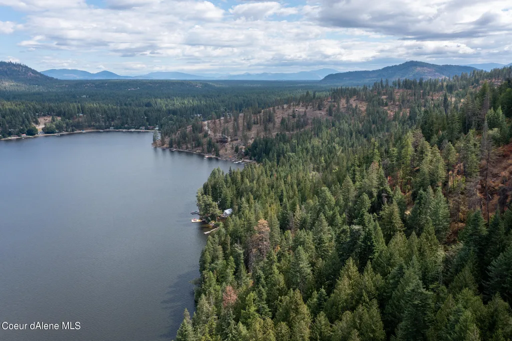NKA(13 Ac) Upper Twin Lakes S. Shore Rathdrum ID 83858
