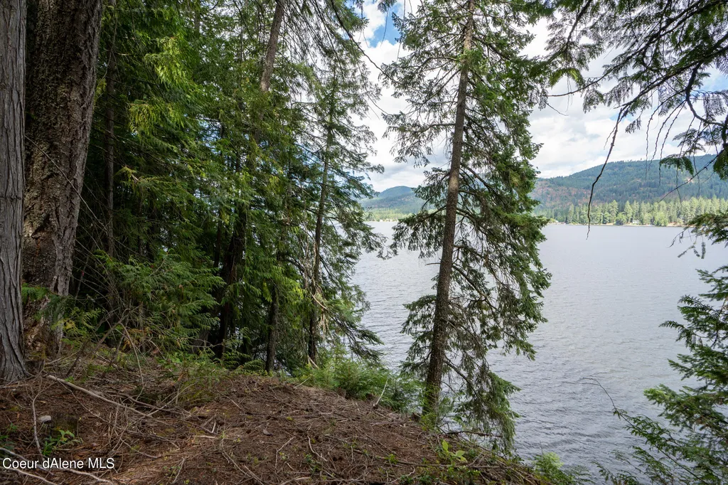 NKA(13 Ac) Upper Twin Lakes S. Shore Rathdrum ID 83858