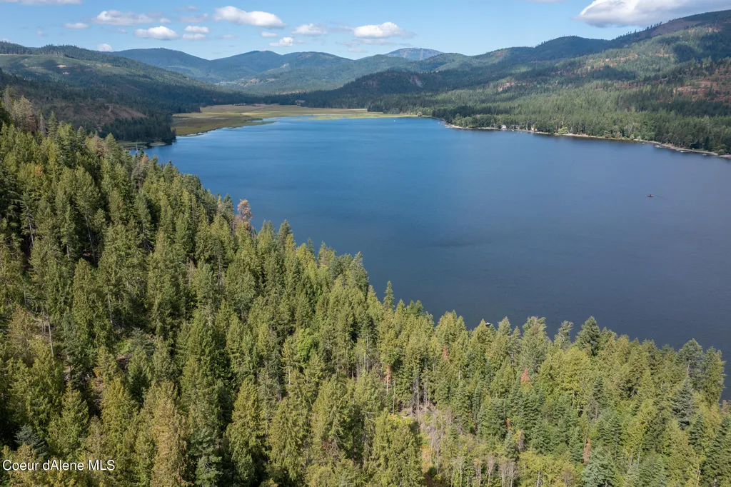 NKA(13 Ac) Upper Twin Lakes S. Shore Rathdrum ID 83858