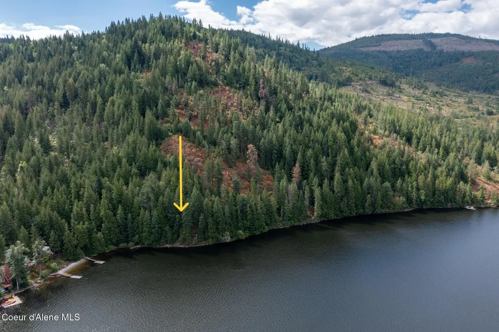 NKA(13 Ac) Upper Twin Lakes S. Shore Rathdrum ID 83858