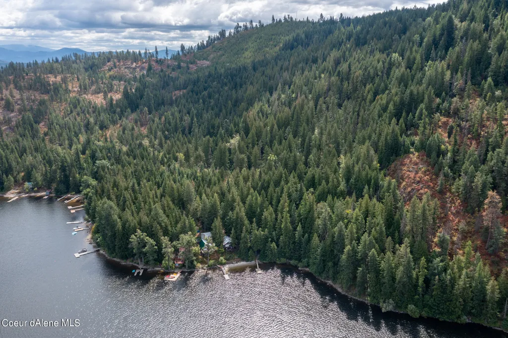 NKA(13 Ac) Upper Twin Lakes S. Shore Rathdrum ID 83858