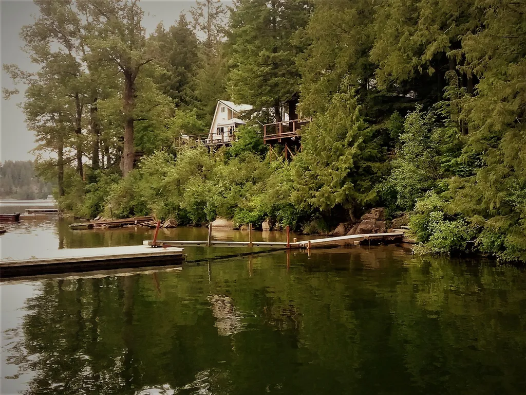 NKA(13 Ac) Upper Twin Lakes S. Shore Rathdrum ID 83858