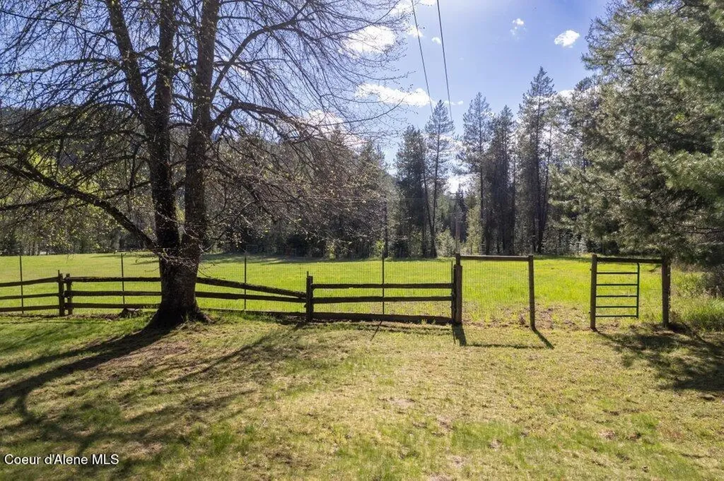 6257 Highway 57 Priest River ID 83856
