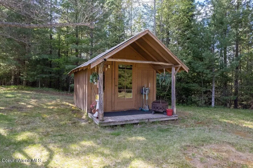 6257 Highway 57 Priest River ID 83856