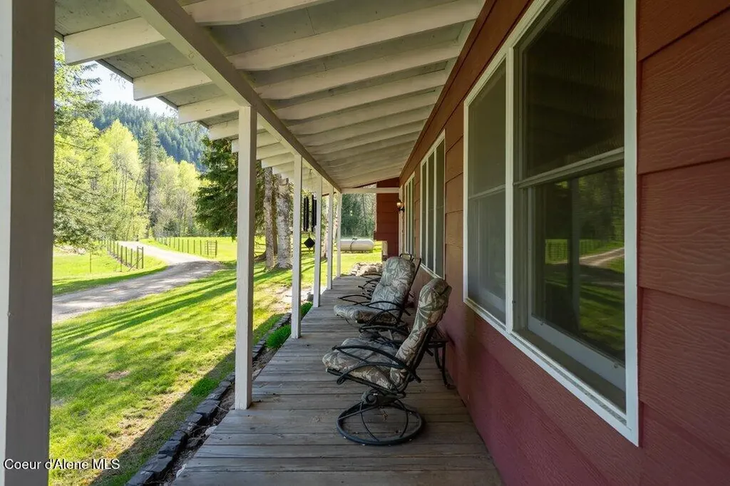 6257 Highway 57 Priest River ID 83856