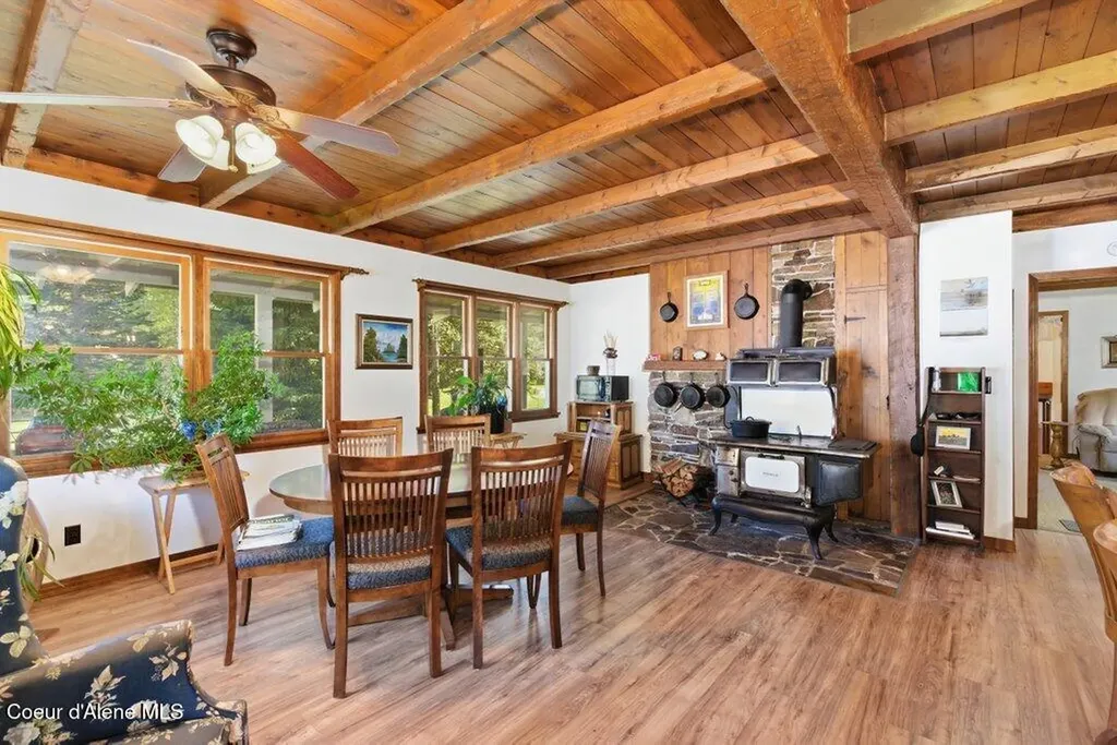 6257 Highway 57 Priest River ID 83856
