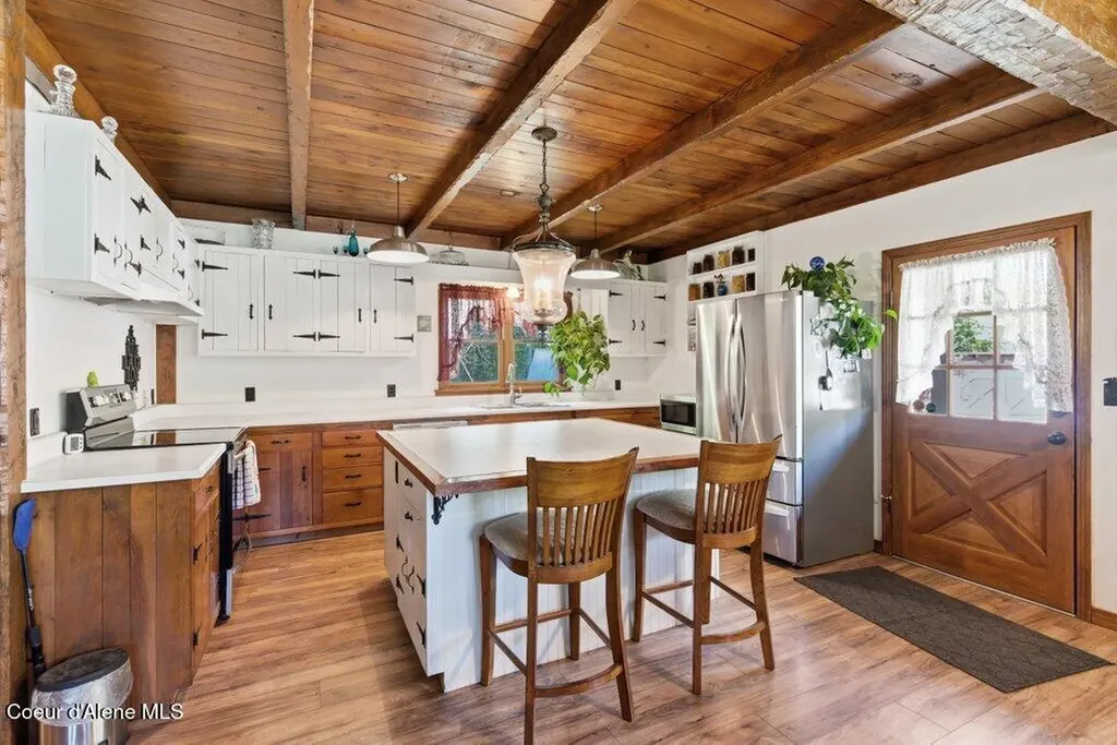6257 Highway 57 Priest River ID 83856