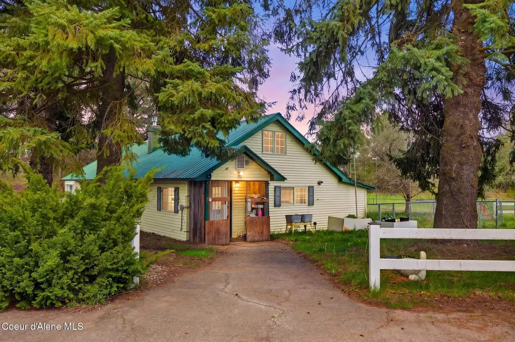 114 Bayview Road Athol ID 83801