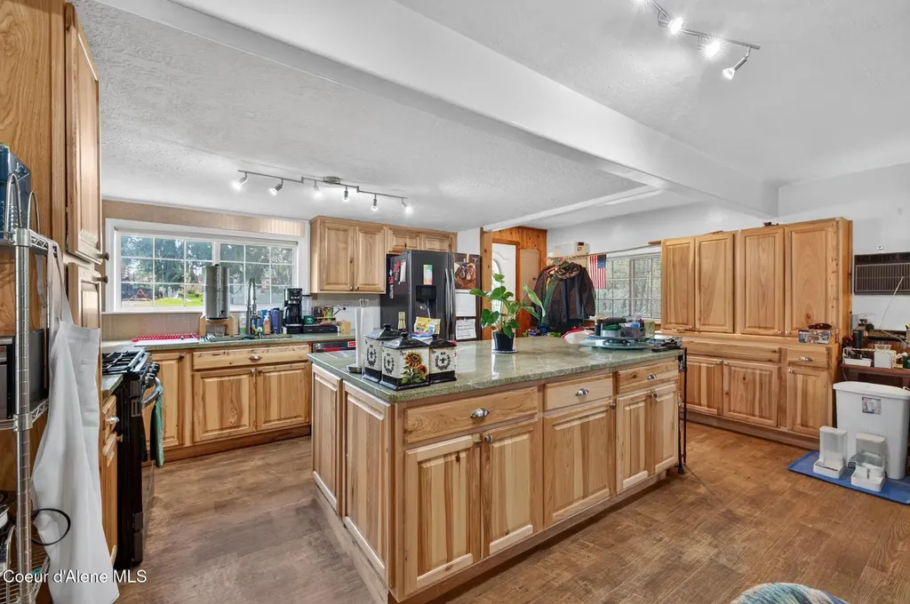 114 Bayview Road Athol ID 83801