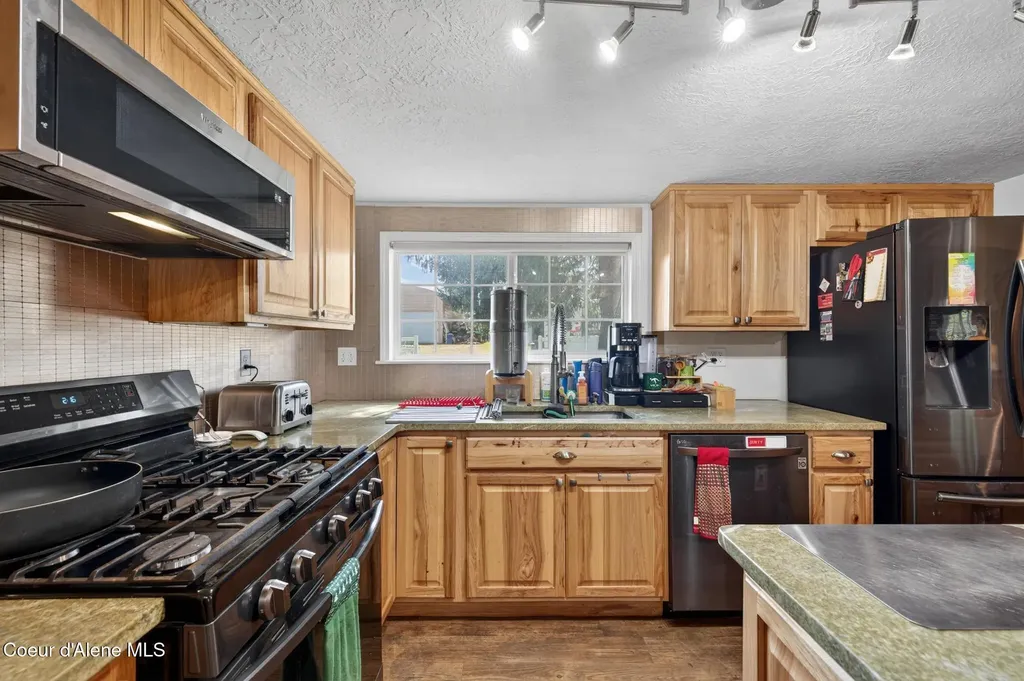 114 Bayview Road Athol ID 83801