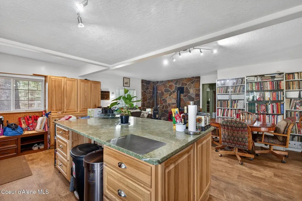 114 Bayview Road Athol ID 83801