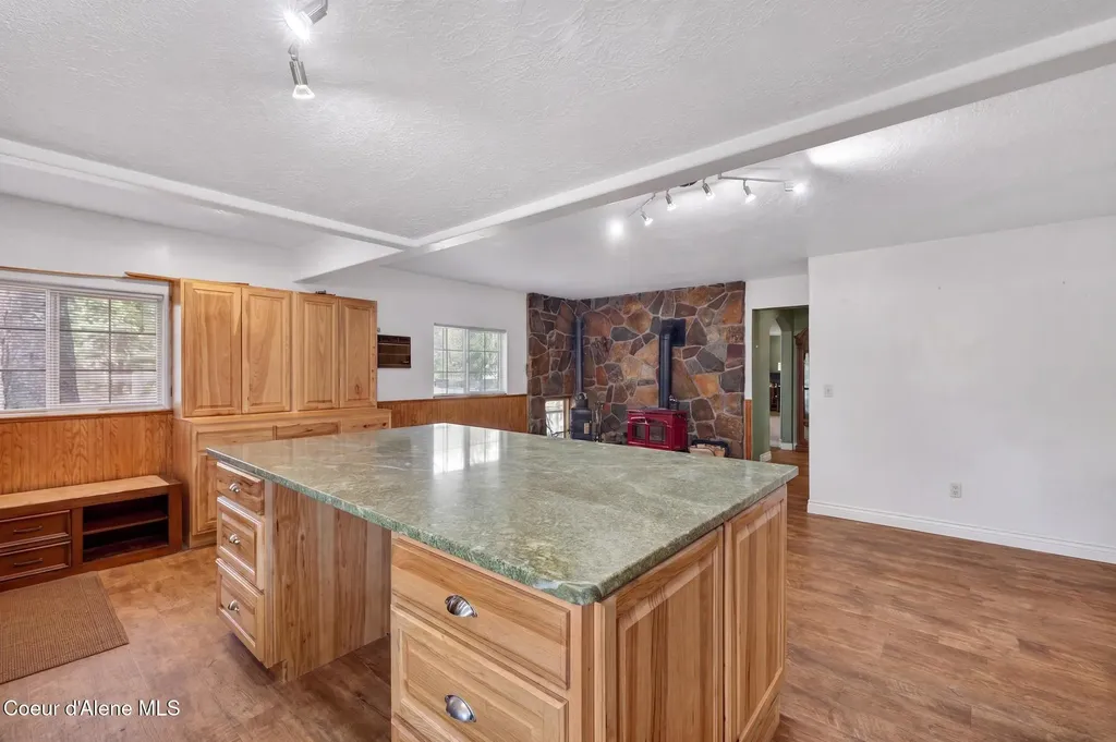 114 Bayview Road Athol ID 83801
