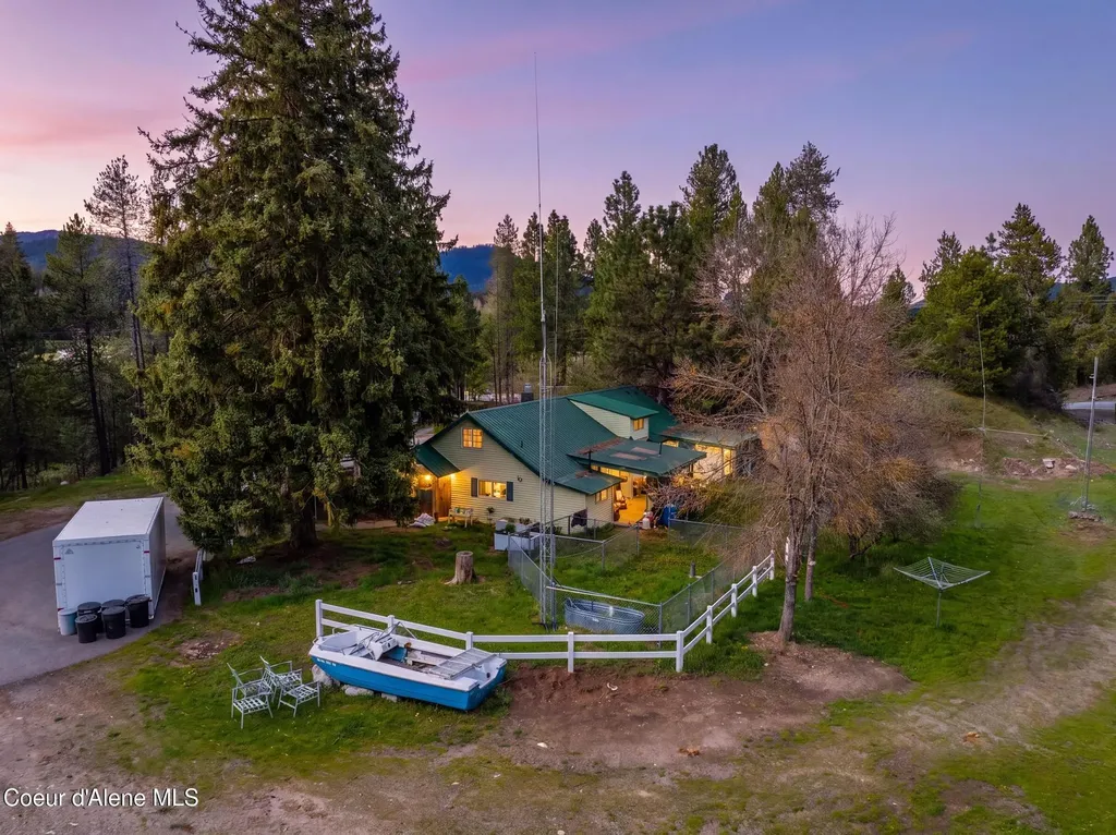 114 Bayview Road Athol ID 83801