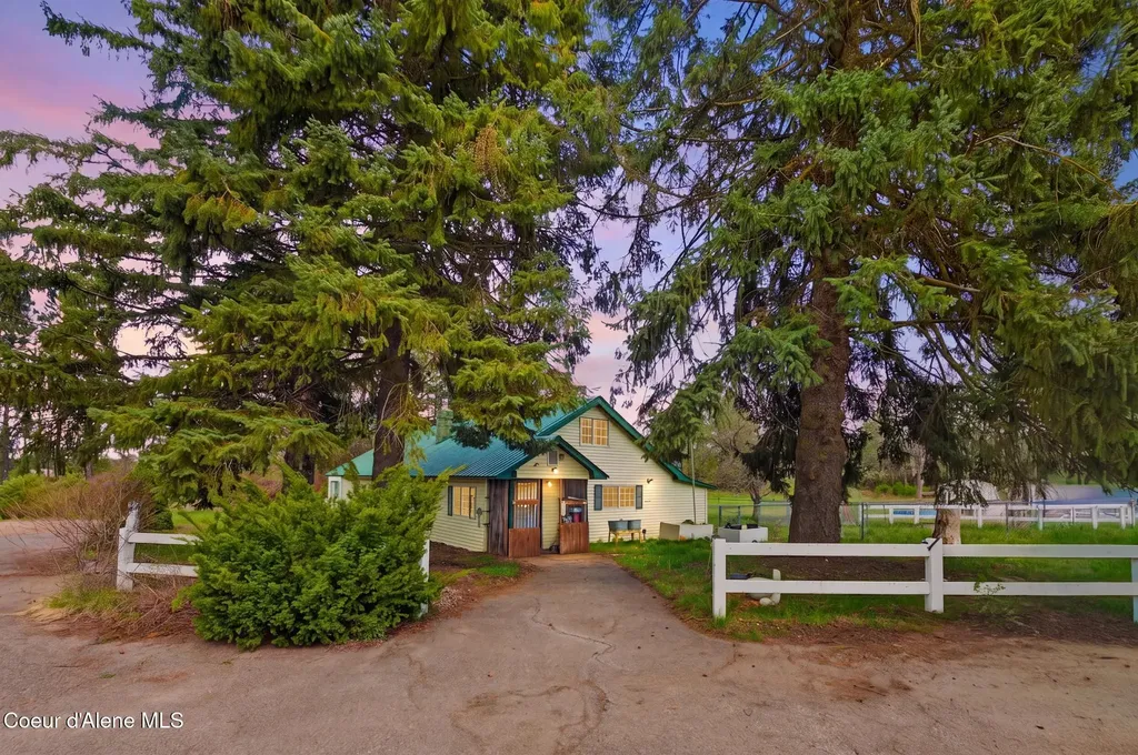 114 Bayview Road Athol ID 83801