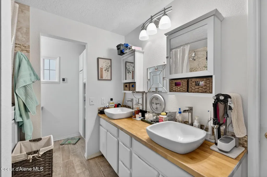 114 Bayview Road Athol ID 83801