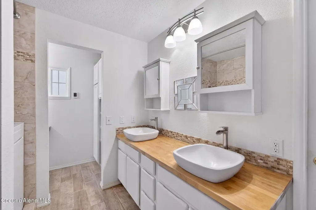 114 Bayview Road Athol ID 83801
