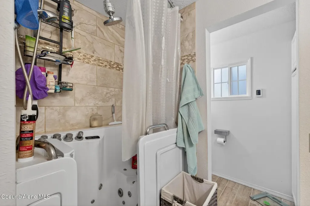 114 Bayview Road Athol ID 83801