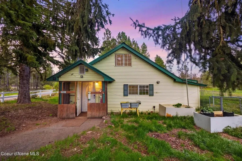 114 Bayview Road Athol ID 83801