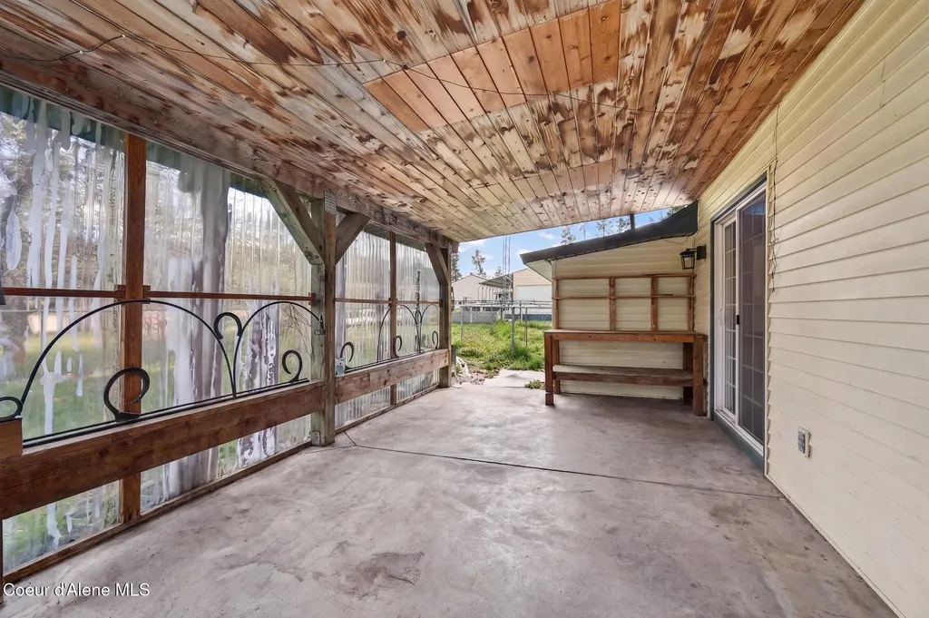 114 Bayview Road Athol ID 83801
