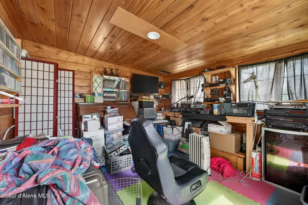114 Bayview Road Athol ID 83801