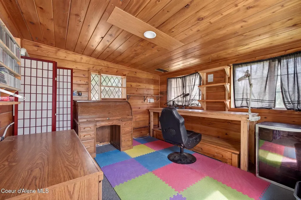 114 Bayview Road Athol ID 83801