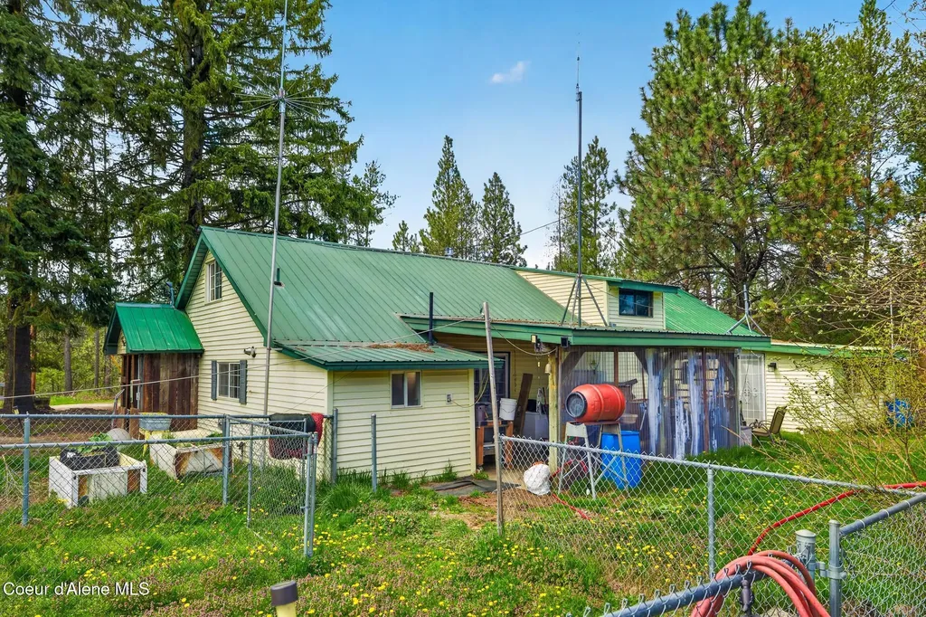 114 Bayview Road Athol ID 83801