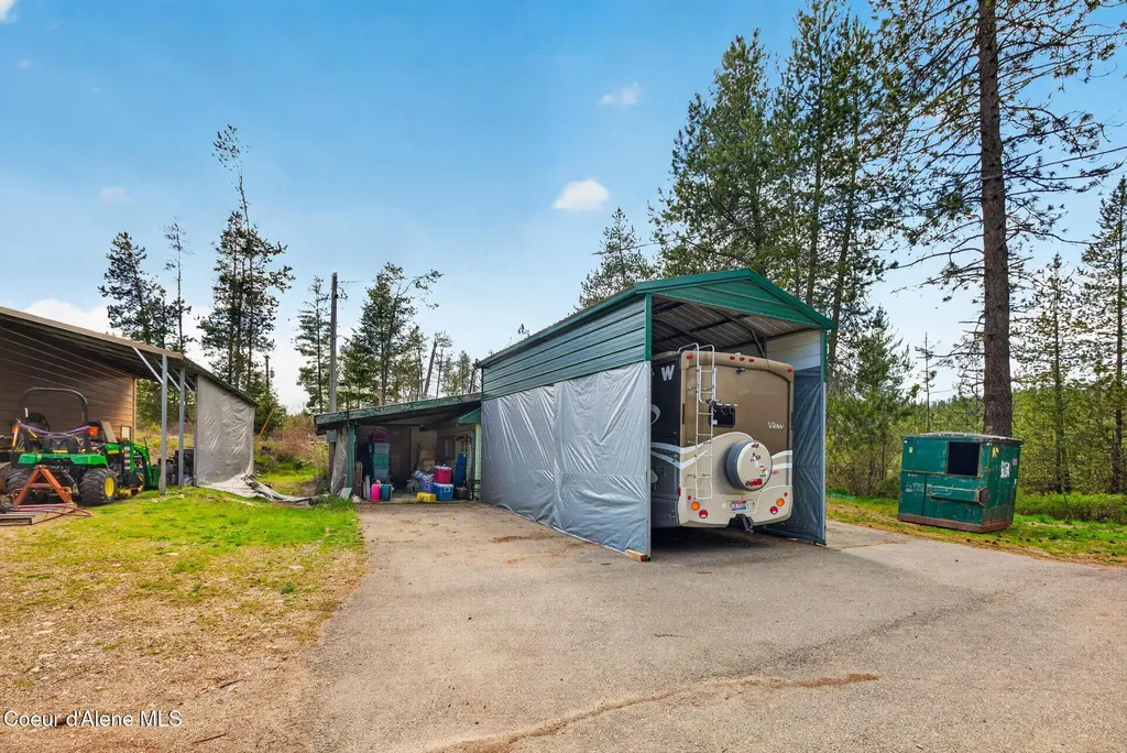 114 Bayview Road Athol ID 83801