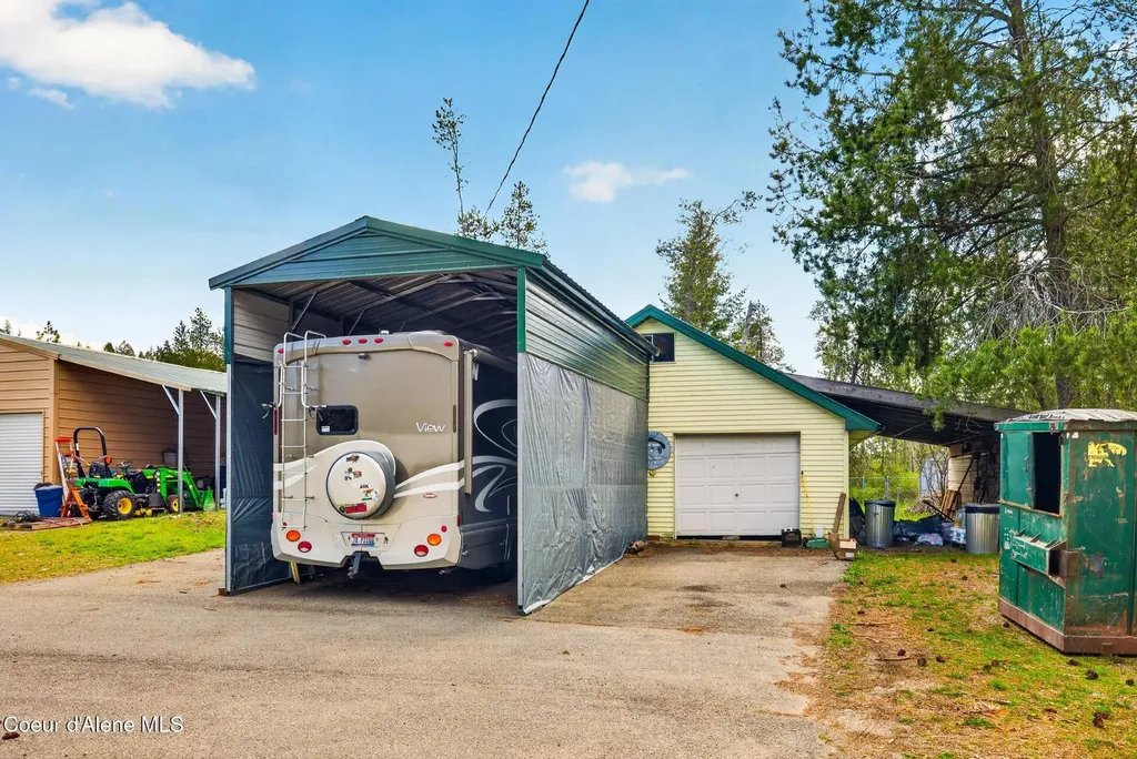 114 Bayview Road Athol ID 83801